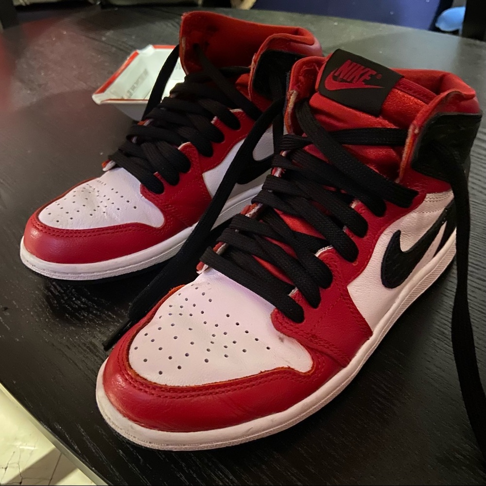 Jordan 1 Retro High “Satin Snake Chicago”